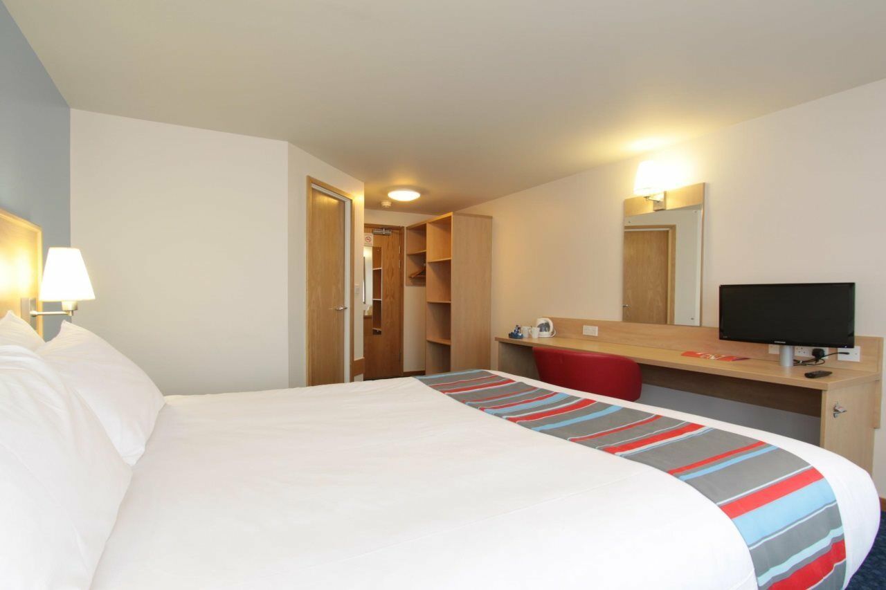 Travelodge Leatherhead Bagian luar foto