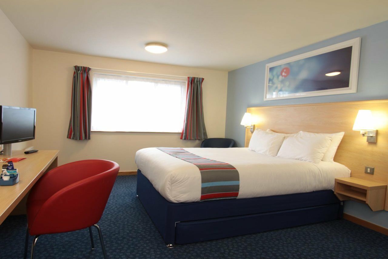 Travelodge Leatherhead Bagian luar foto